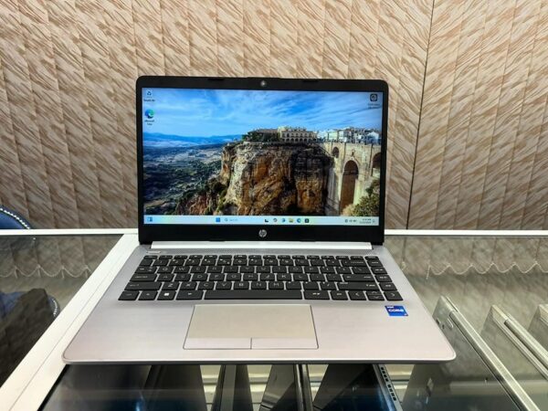 HP 240 G9 Notebook PC