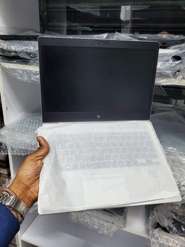HP EliteBook 830 G5