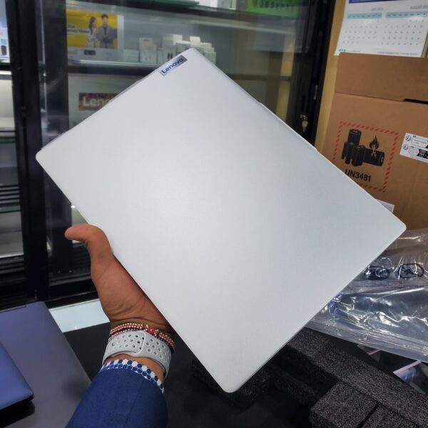 Lenovo IdeaPad Slim 5 Ryzen 5 700 Series - Image 3