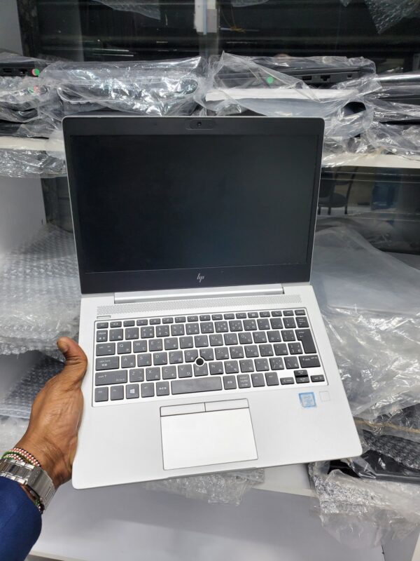 HP EliteBook 830 G5 - Image 4