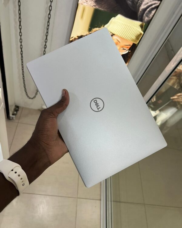 Dell XPS 13 9320 - Image 2