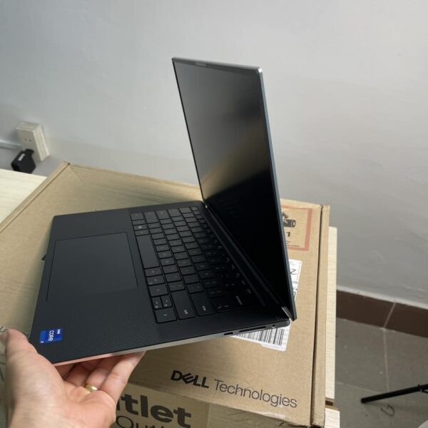Dell XPS 15 9520 - Image 4