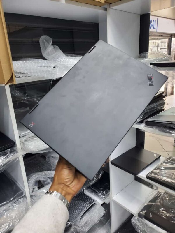Lenovo ThinkPad X1 Yoga - Image 3