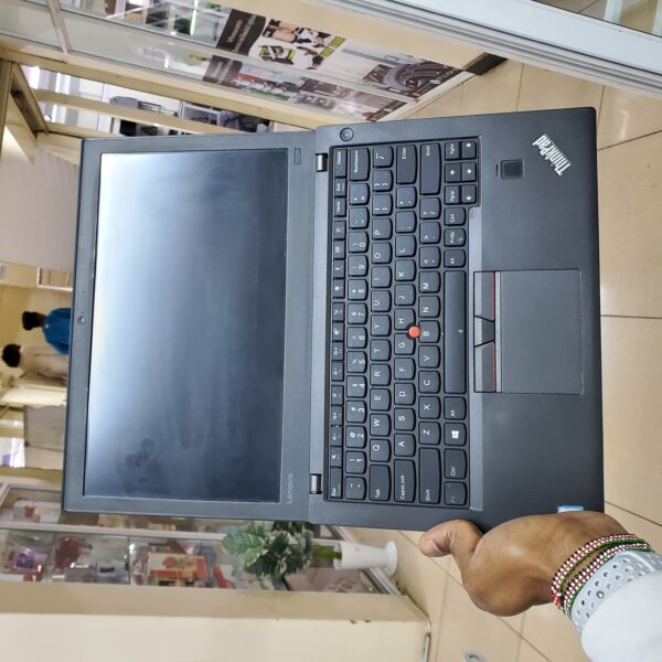 Lenovo ThinkPad X270 - Image 2