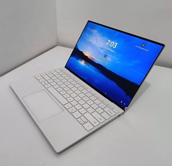 Dell XPS 13 9310 - Image 2