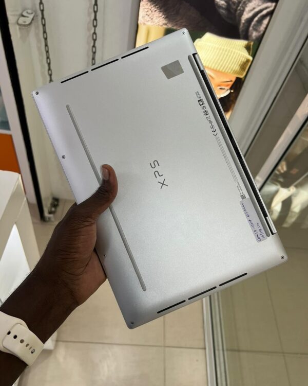 Dell XPS 13 9320 - Image 3