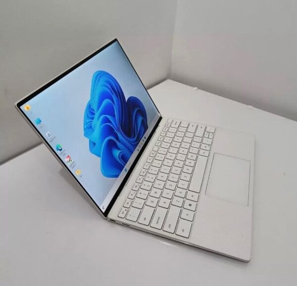 Dell XPS 13 9310 - Image 3